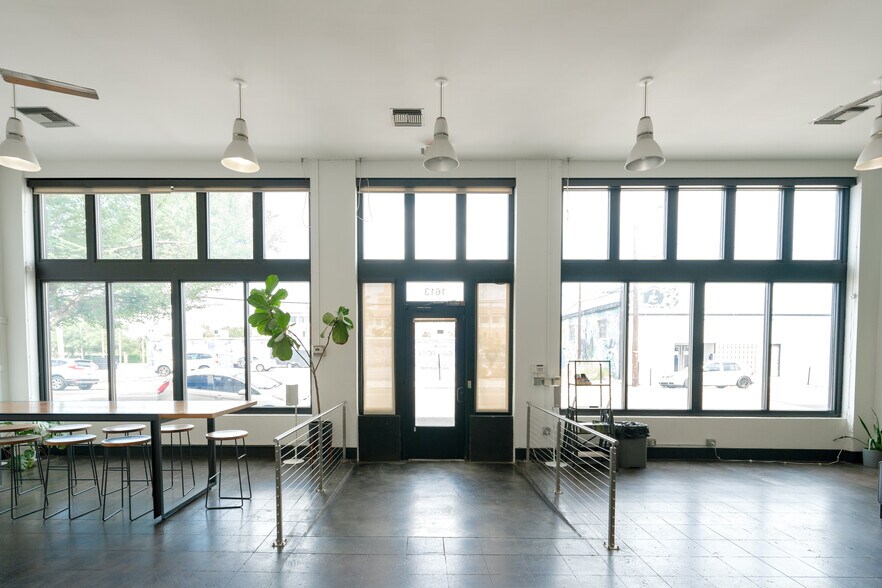 More Photos Of 1613 N Franklin St, Tampa General Retail For Lease