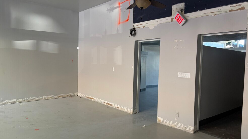 More Photos Of 150-154 Grand Ave, Escondido Restaurant For Lease