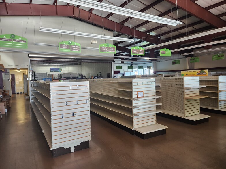 More Photos Of 29670 Ellensburg Ave, Gold Beach Storefront For Sale