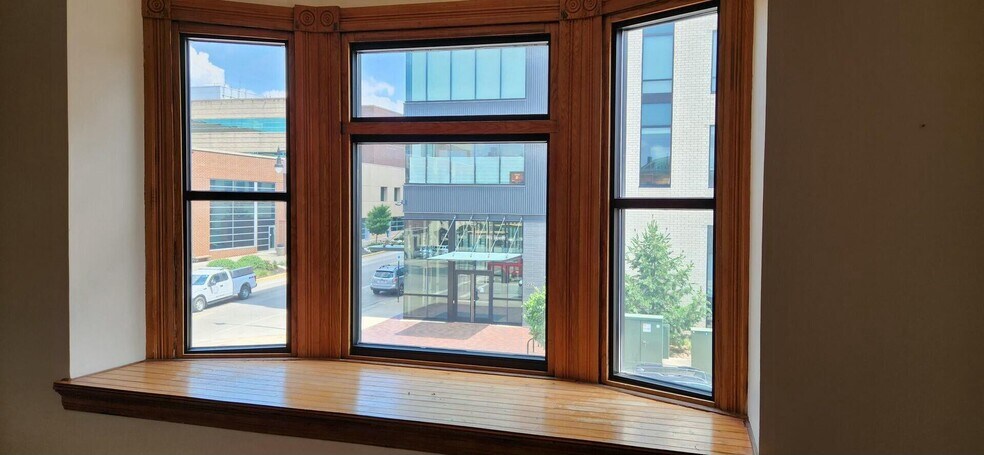 More Photos Of 225 3rd St N, La Crosse Storefront Retail Office For Lease