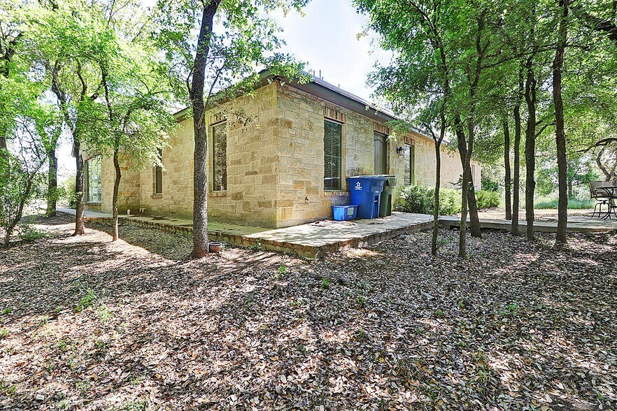 More Photos Of 8122 Whisper Oak, San Antonio Office For Sale