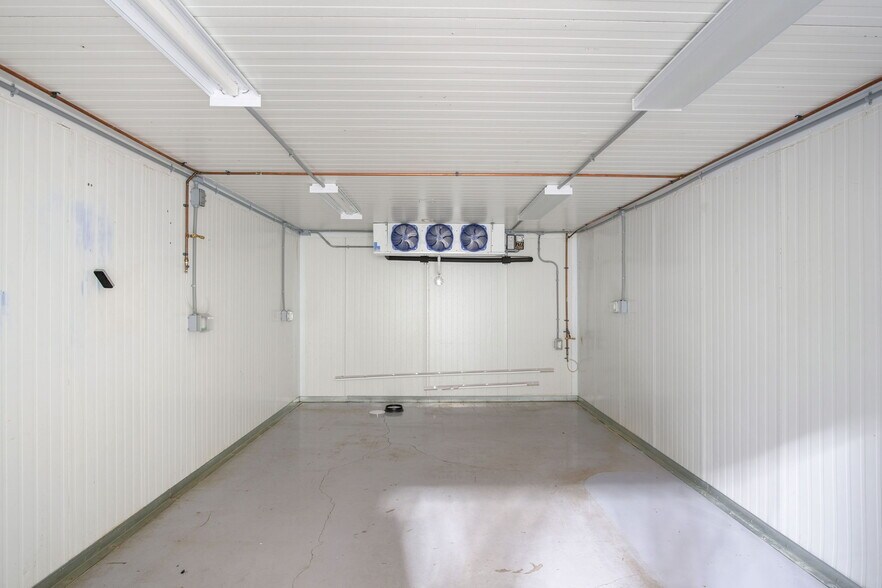 More Photos Of 1982 Crows Landing rd, Modesto Industrial For Sale