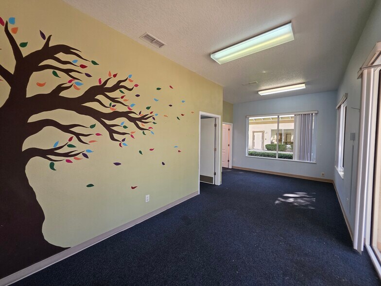 More Photos Of 900 N Swallow Tail Dr, Port Orange Medical For Lease