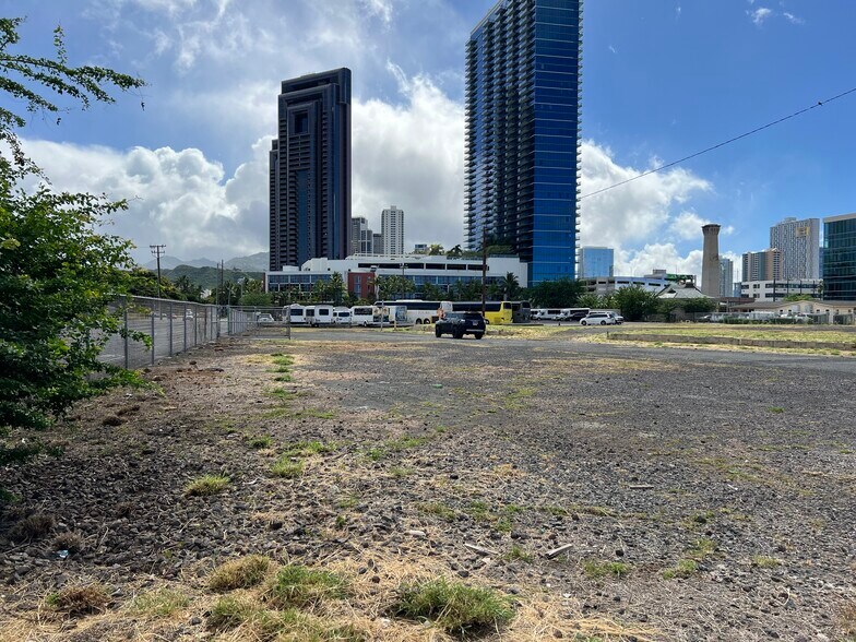 More Photos Of Ala Moana Blvd @ Forrest Ave, Honolulu Land For Lease