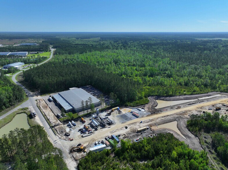 More Photos Of 605 Bob Gifford Blvd, Early Branch Manufacturing For Lease