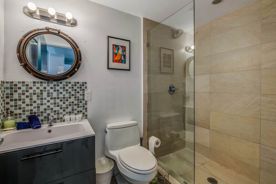 More Photos Of 1321 15th St, Miami Beach Hotel For Sale