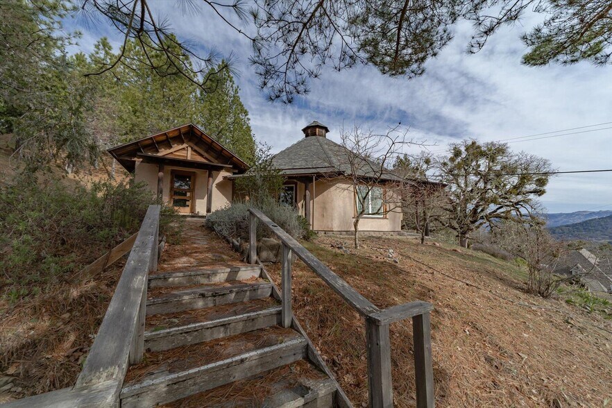 More Photos Of 220 Harmony Ln, Garberville Specialty For Sale