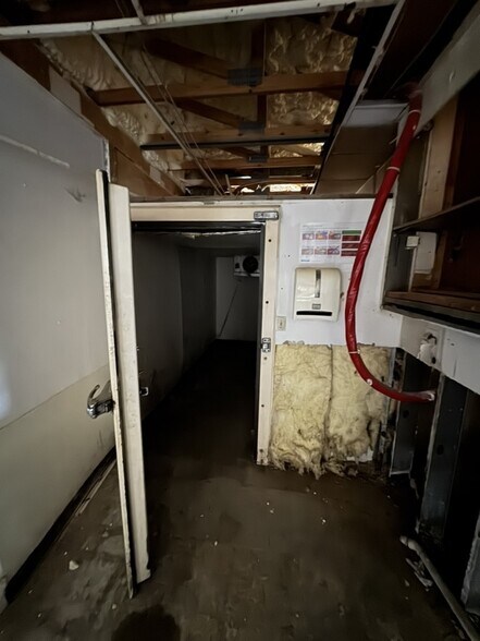 More Photos Of 508-514 Main St, Grandview Bar For Lease