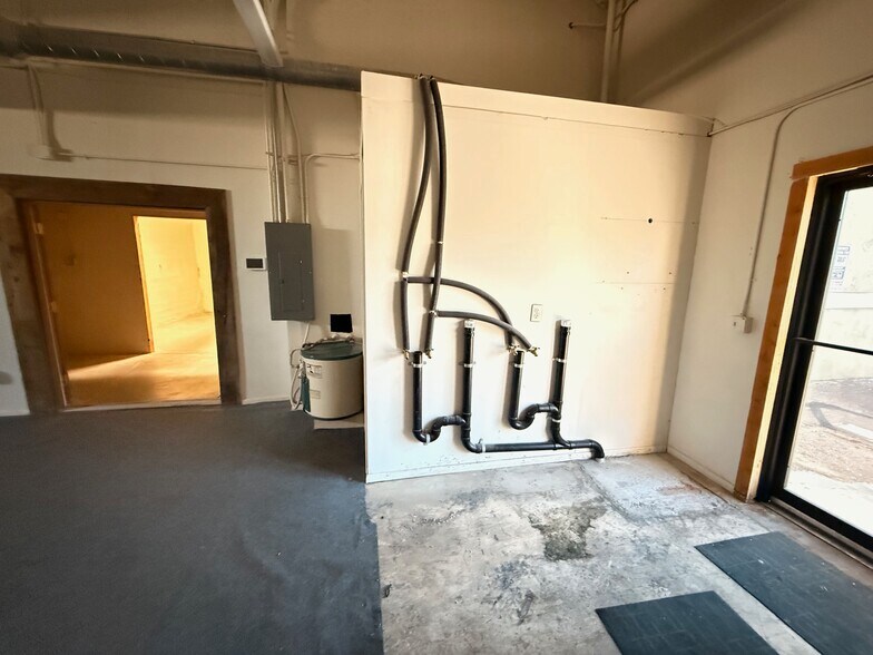 More Photos Of 1310-1340 E 8th St, Tempe Distribution For Lease