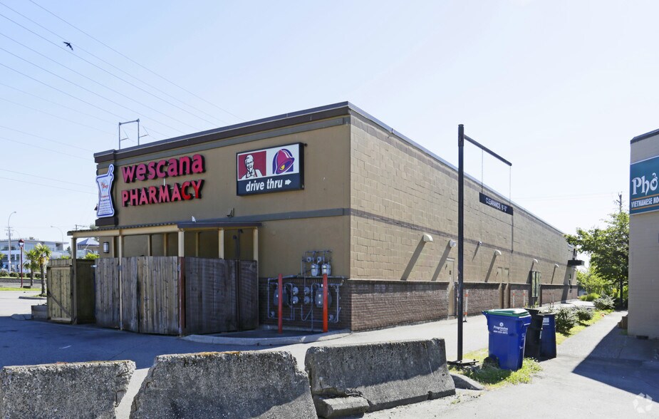 More Photos Of 8737 120th St, Delta Fast Food For Sale