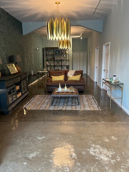 More Photos Of 117 Sweeten Creek Rd, Asheville Freestanding For Lease