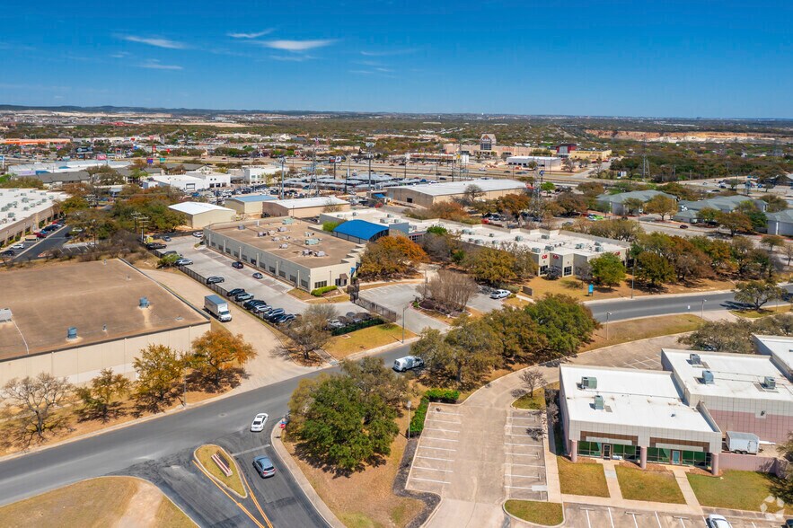 More Photos Of 5555 Northwest Pky, San Antonio Office For Lease