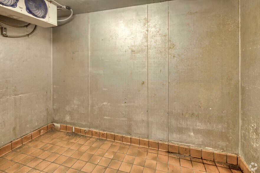 More Photos Of 1855 E Memorial Blvd, Lakeland Fast Food For Sale