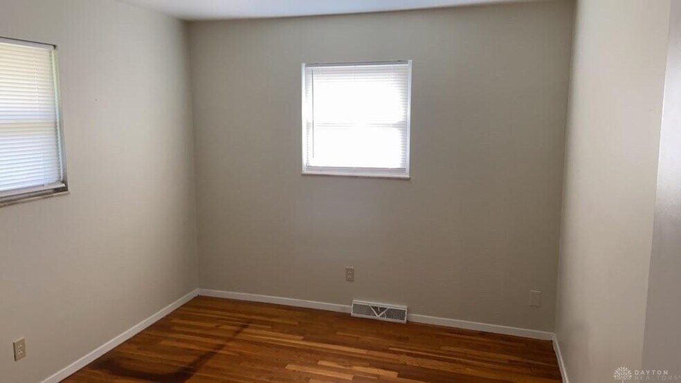 More Photos Of 3220 Illinois Ave, Middletown Apartments For Sale