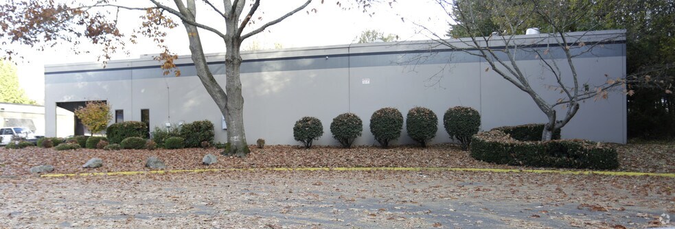 More Photos Of 9705-9707 NE Colfax St, Portland Warehouse For Lease