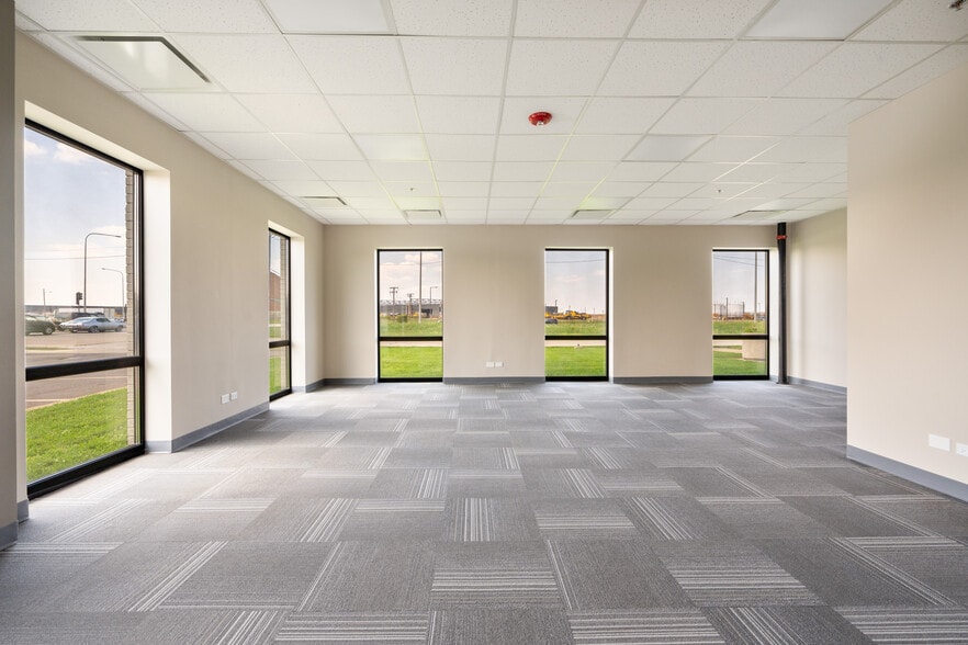 More Photos Of 9950 Lawrence Ave, Schiller Park Unknown For Lease