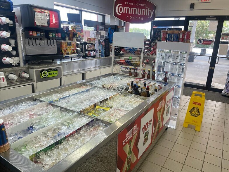 More Photos Of 5505 Highway Blvd, Katy Convenience Store For Sale