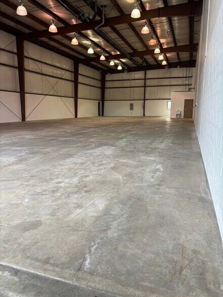 More Photos Of 12801 Silver Lake Rd, Brighton Manufacturing For Sale