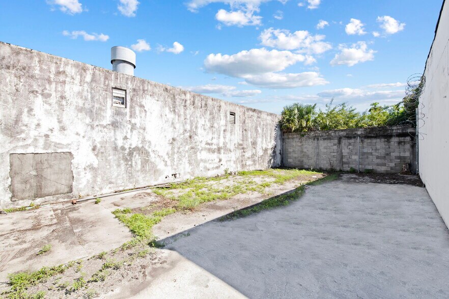 More Photos Of 709 NW 8th Ave, Fort Lauderdale Warehouse For Lease