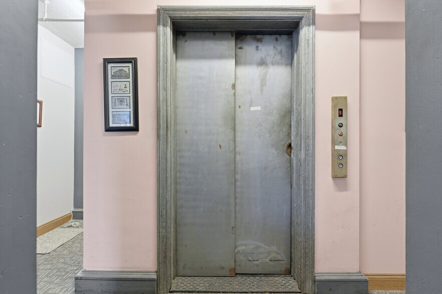 More Photos Of 59 Market St, Newark Office For Sale