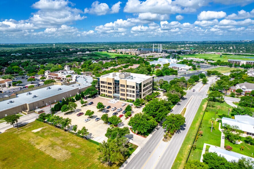 More Photos Of 250 W Nottingham Pl, San Antonio Office For Lease