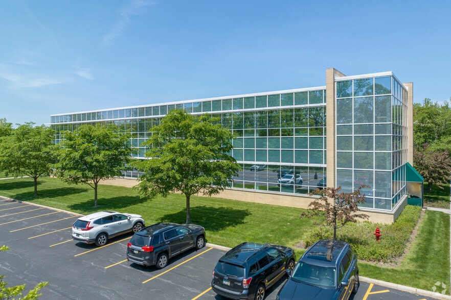 More Photos Of 6801 Brecksville Rd, Independence Research And Development For Lease