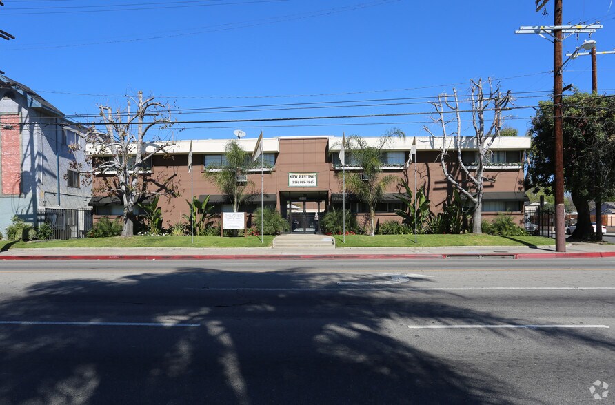 More Photos Of 15405 Vanowen St, Van Nuys Apartments For Sale
