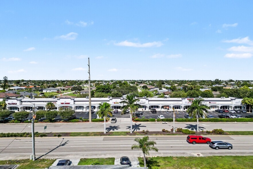 More Photos Of 3028 Santa Barbara Blvd, Cape Coral Unknown For Lease