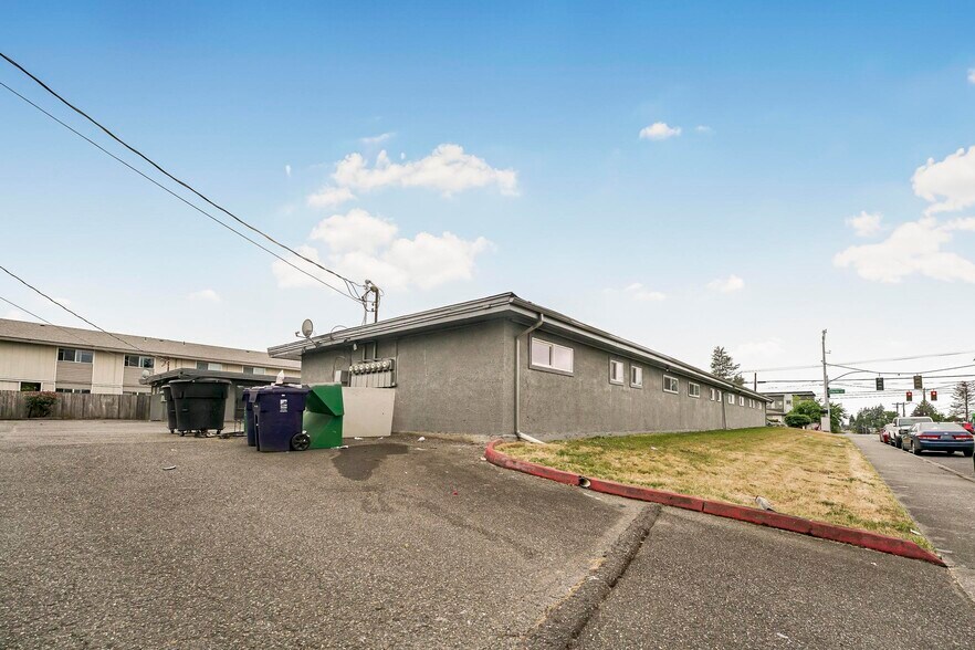 More Photos Of 7603 Pacific Ave, Tacoma Apartments For Sale
