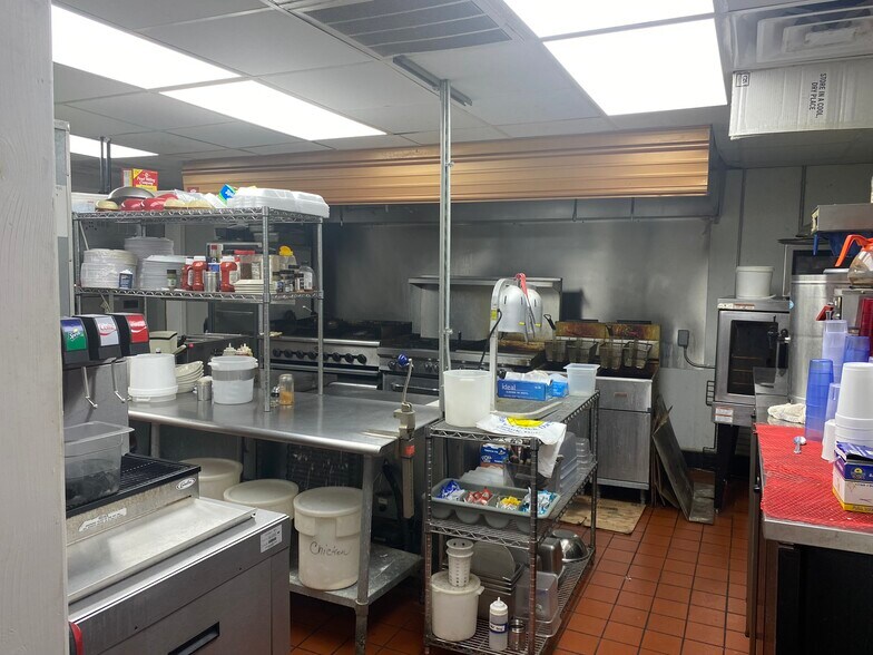 More Photos Of 3855 Elvis Presley Blvd, Memphis Fast Food For Sale
