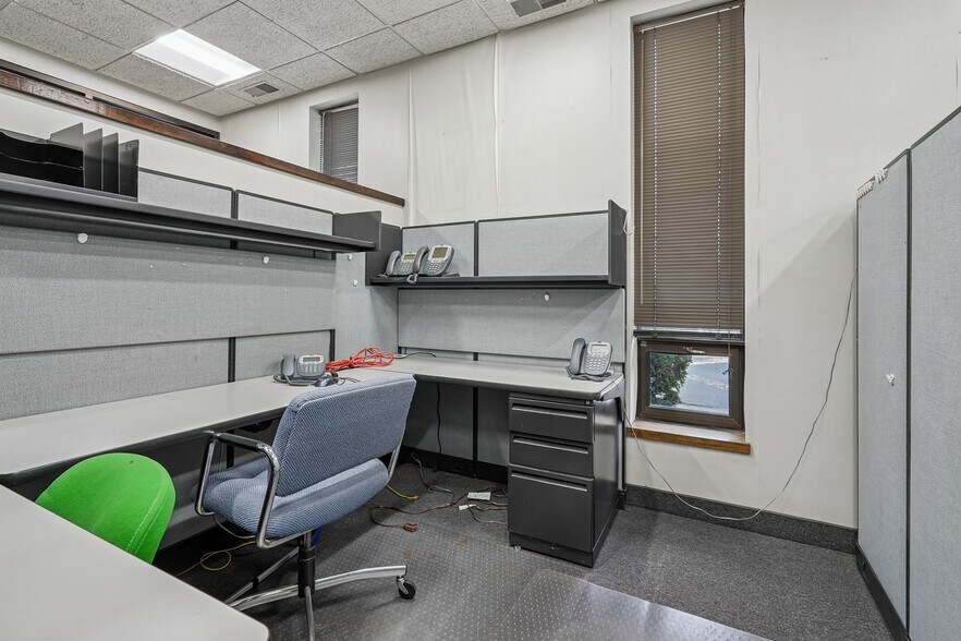 More Photos Of 380 Hillside Ave, Hillside Flex For Lease