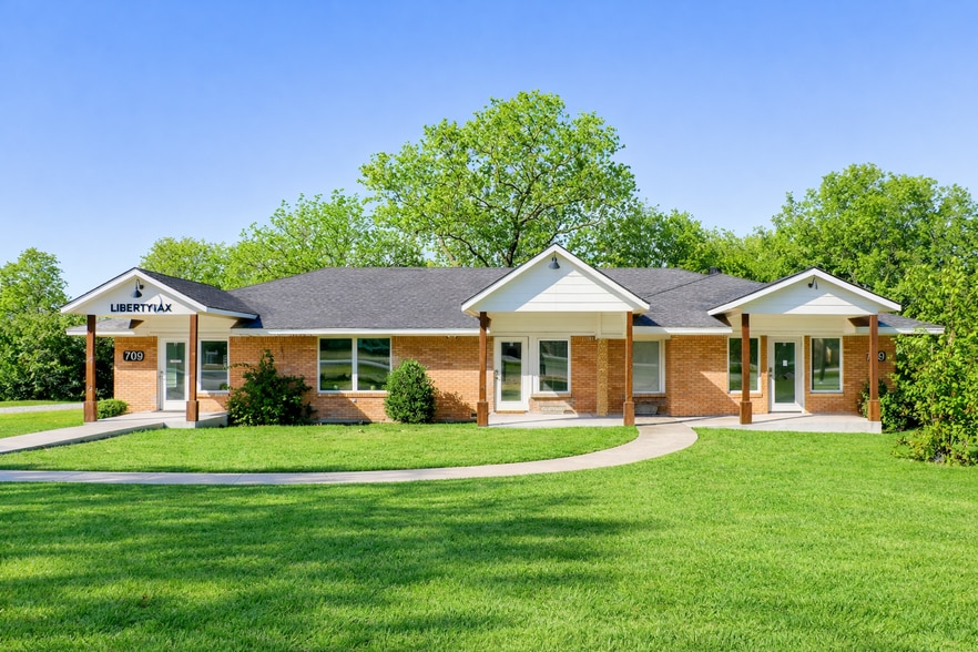 Primary Photo Of 709 N Powell Pky, Anna Office For Lease