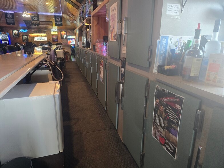 More Photos Of 8101 Schofield Ave, Weston Bar For Sale