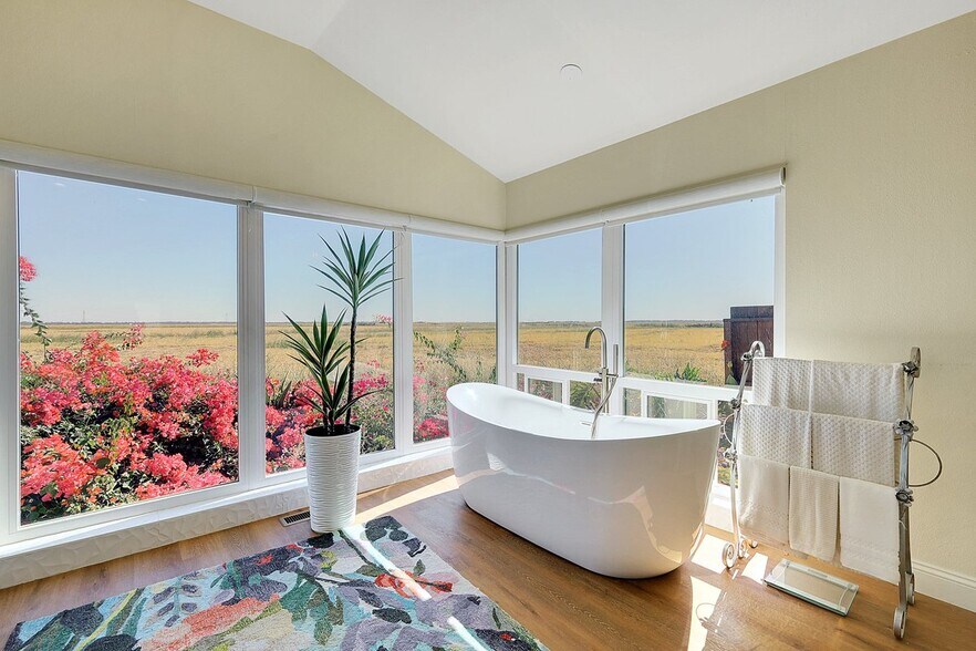 More Photos Of 18598 CA-113 Hwy, Knights Landing Specialty For Sale