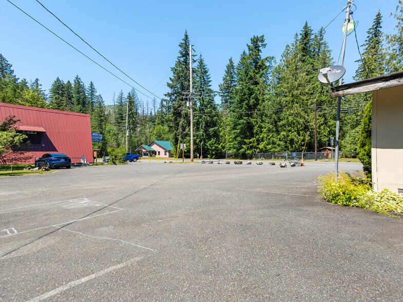 More Photos Of 7461 MT Baker Hwy, Deming General Retail For Sale