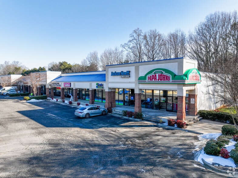 More Photos Of 2785 Charlotte Hwy, Mooresville Unknown For Lease