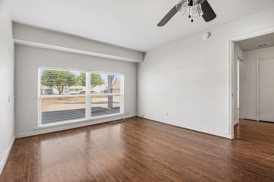 More Photos Of 1004 18th Pl, Plano Office For Lease