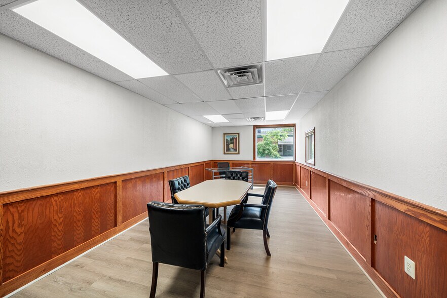 More Photos Of 379 Cherry St, Pottstown Flex For Lease