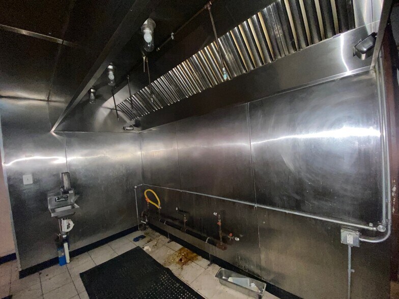 More Photos Of 845 E Main St, Bridgeport Restaurant For Sale