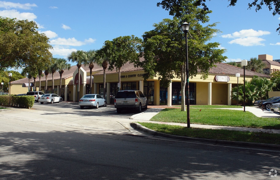 More Photos Of 15503-15509 Bull Run Rd, Hialeah Unknown For Lease