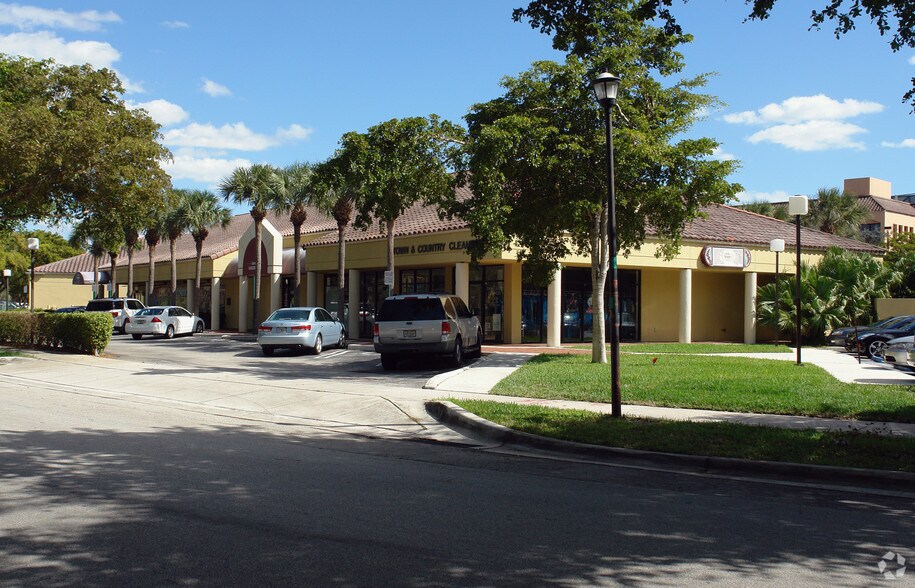 More Photos Of 15503-15509 Bull Run Rd, Miami Lakes Freestanding For Lease