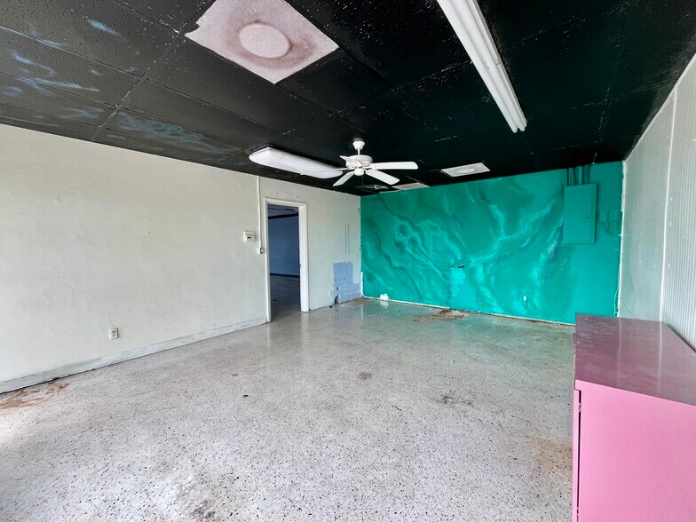 More Photos Of 4069-4129 SE Salerno Rd, Stuart General Retail For Lease