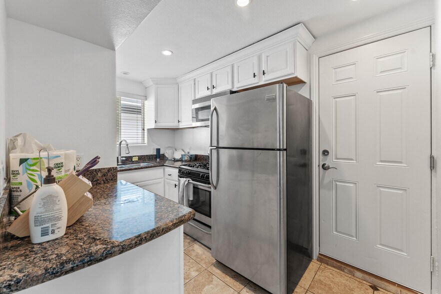More Photos Of 126 E Balboa Blvd, Newport Beach Multifamily For Sale
