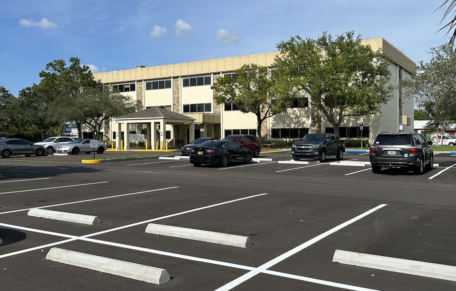 Primary Photo Of 7800 66th St N, Pinellas Park Medical For Lease