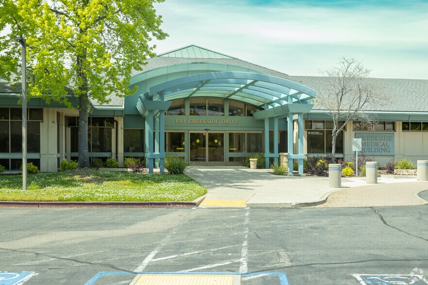 More Photos Of 1561 Creekside Dr, Folsom Medical For Lease