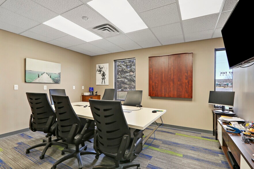 More Photos Of 1127 Prairie Dr, Racine Medical For Lease