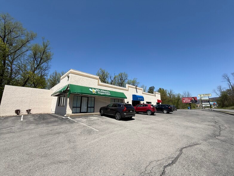 More Photos Of 100 58th St, Altoona Fast Food For Lease