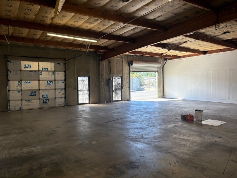 More Photos Of 16 Pamaron Way, Novato Flex For Lease