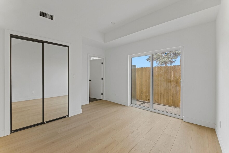 More Photos Of 4513 Rosewood Ave, Los Angeles Apartments For Sale