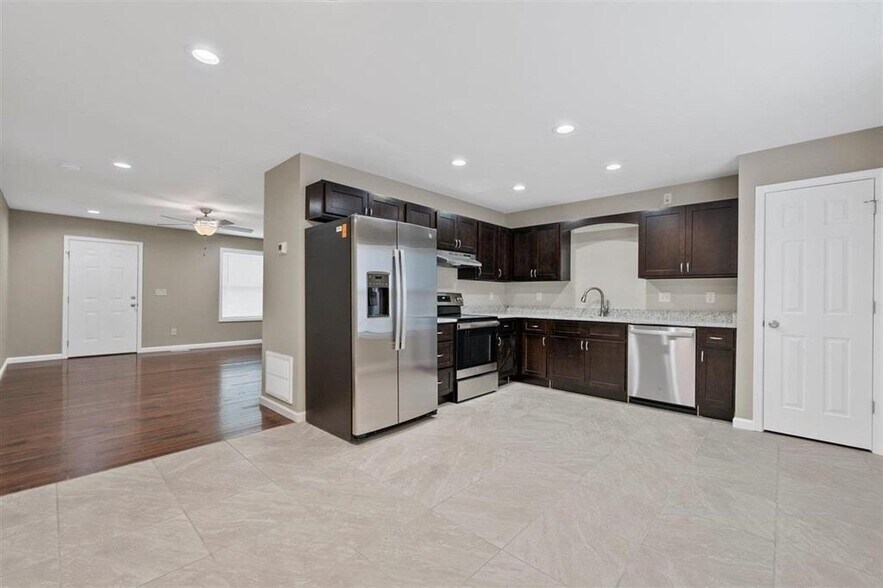 More Photos Of 117 Hatcher St, Park City Apartments For Sale
